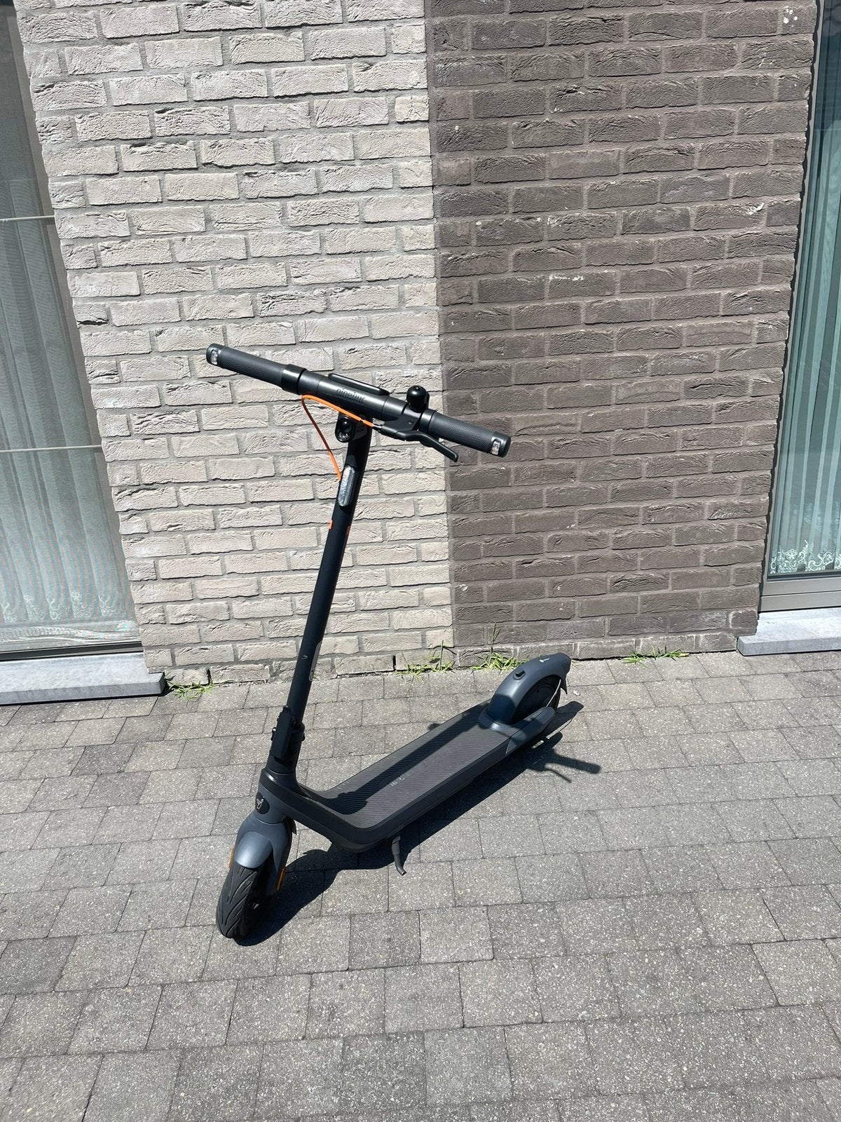 Electrische step achterbinnen band kapot, Ophalen, Zo goed als nieuw