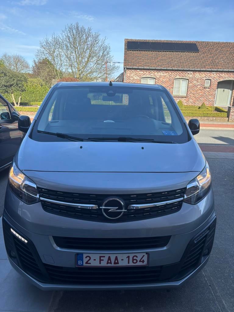 Opel vivaro, Auto's, Bestelwagens en Lichte vracht, Automaat, 4 deurs, Zwart, Parkeersensor
