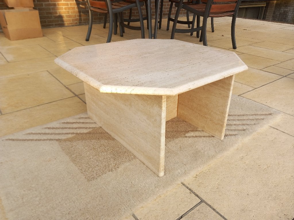 table basse en travertin à 8 angles en excellent état, Maison & Meubles, Enlèvement ou Envoi