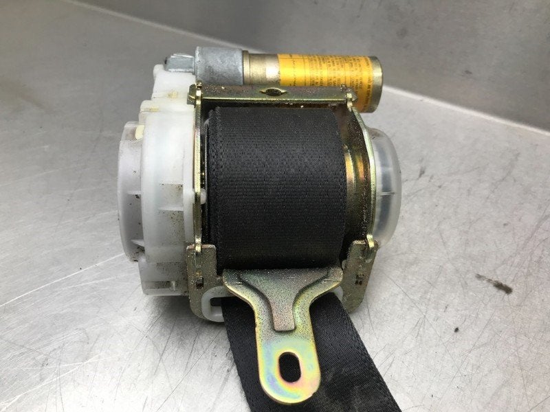 CEINTURE DE SECURITE AVANT DROIT Toyota Yaris Verso (P2), Dhr. M. Roggen, Toyota, Stadsweg 37 37
9917 PV  WIRDUM GR., NL, Utilisé