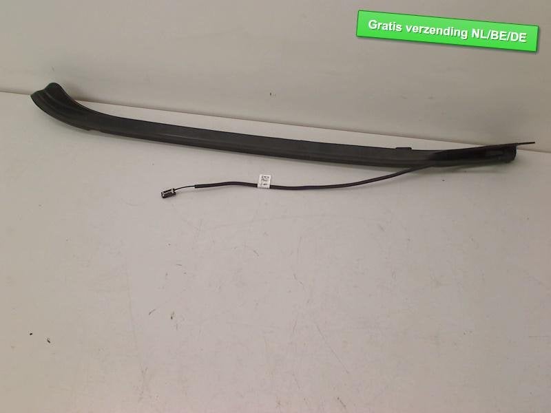 ACHTERKLEP LIJST VOOR ELECTRISCHE KLEP RECHTS (7P6827712), Auto-onderdelen, Gebruikt, Volkswagen, Volkswagen AG, Rechts