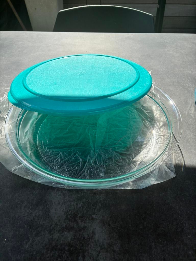 Tupperware schaal met deksel 2 L, Huis en Inrichting, Keuken | Tupperware, Ophalen, Zo goed als nieuw, Schaal