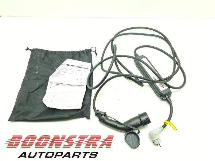 Oplaadkabel hybride van een Mitsubishi Eclipse Cross, Gebruikt, -, -, Ophalen of Verzenden