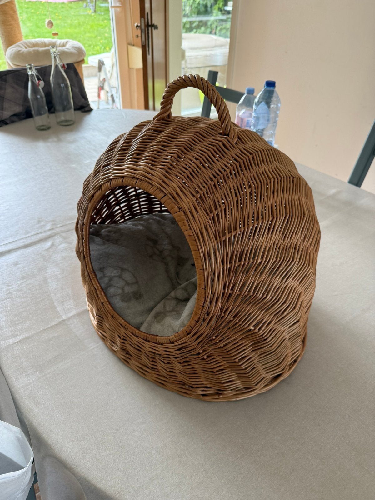 Rieten kattenmand met kussen (exclusief dekentje), Dieren en Toebehoren, Ophalen of Verzenden, Gebruikt, Riet
