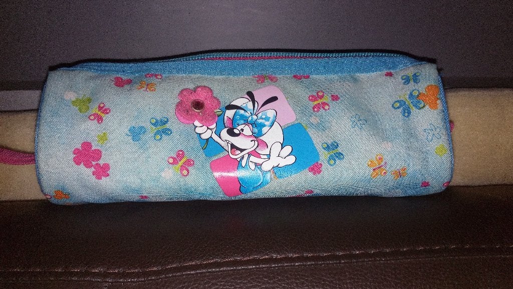 diddl, une trousse  avec les ciseaux,  bic,  règle, Enfants & Bébés, Vêtements enfant | Chaussures & Chaussettes, Enlèvement ou Envoi