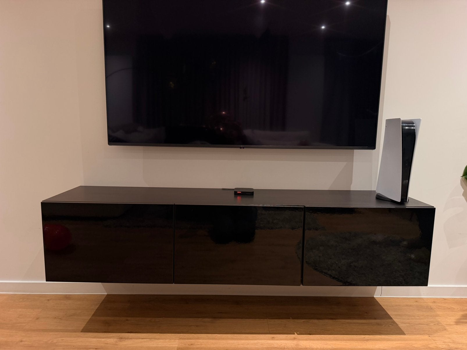 Banc TV IKEA BESTÅ, brun-noir-portes Selsviken brillant, Enlèvement, Comme neuf