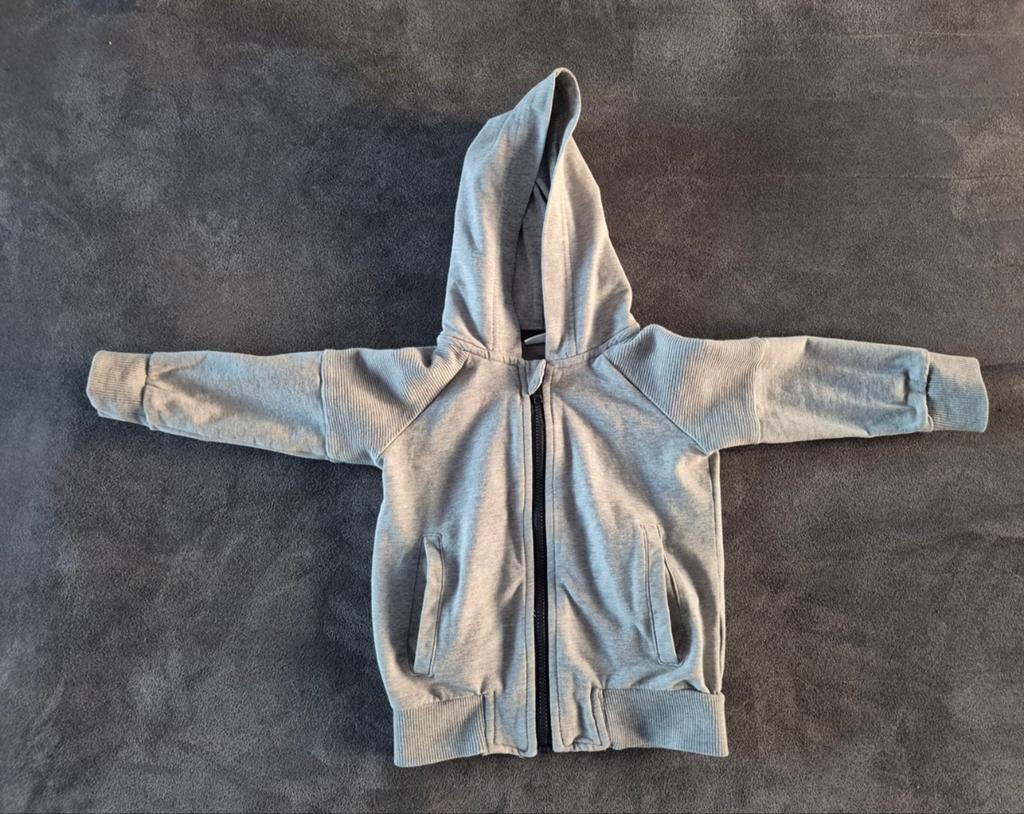 Comfi grijs vestje met rits - Maat 80, Kinderen en Baby's, Name it, Ophalen of Verzenden, Zo goed als nieuw, Jasje