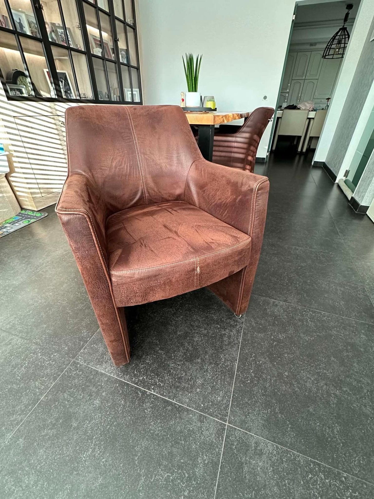 6 zogoed als nieuwe zetel stoelen in leder, Huis en Inrichting, Fauteuils, Ophalen, Zo goed als nieuw