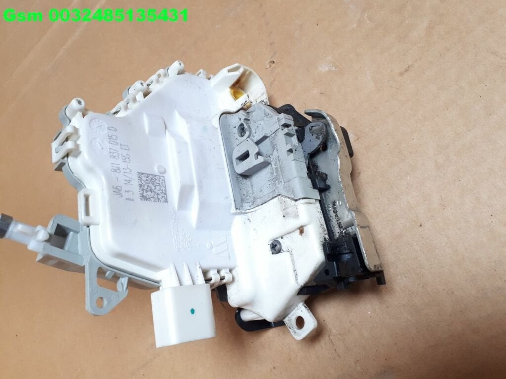 8j1837015d serrure de porte a4 a5 serrure de porte q5 a6 a7, AUDI AG, Auto-Union-Strasse 1
85045  Ingolstadt, DE, Audi, Utilisé
