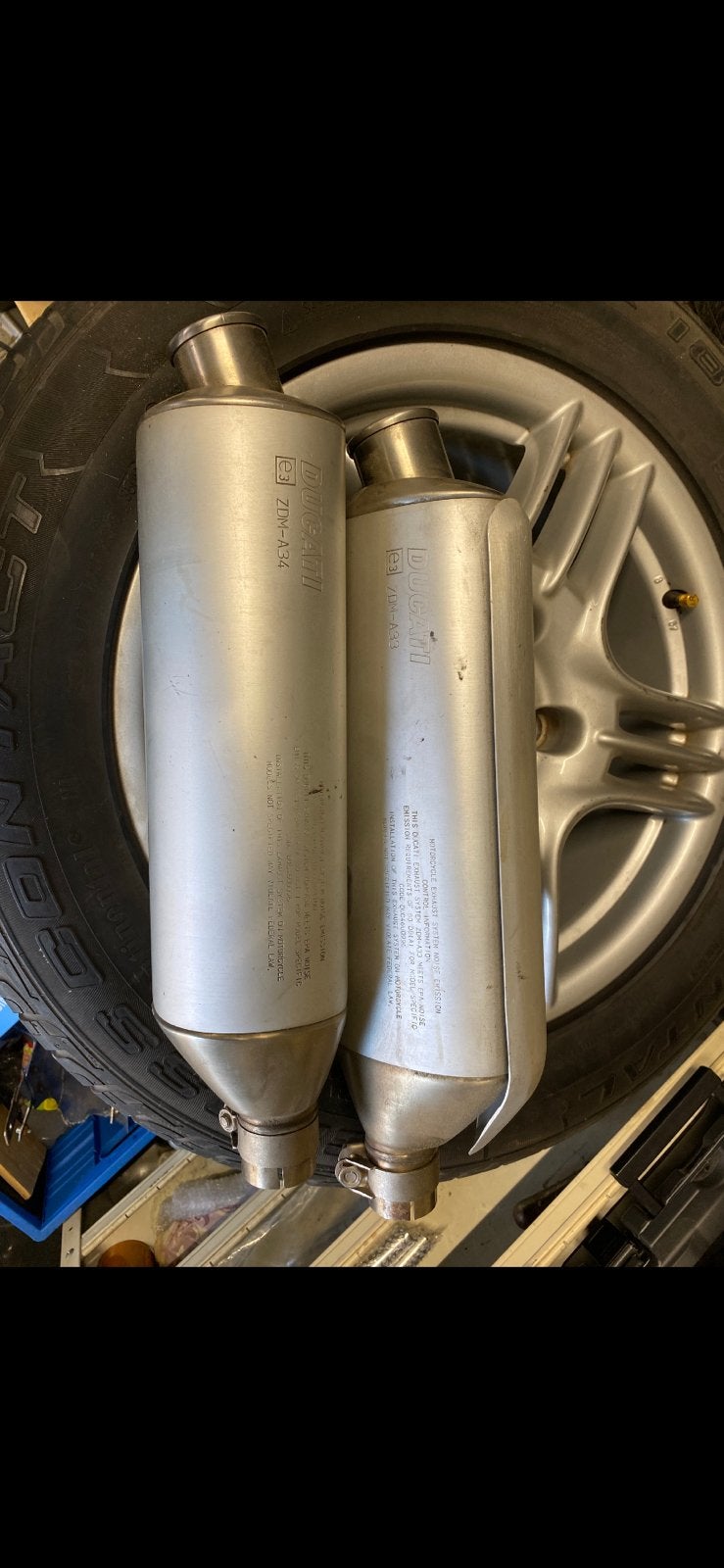 Ducati s4r uitlaatdempers, Enlèvement