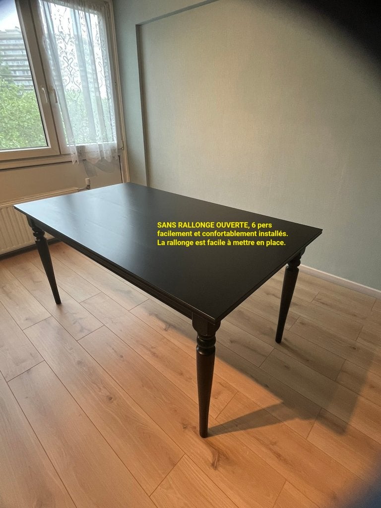 TAFEL IN DE WOONKAMER, Ophalen, Zo goed als nieuw