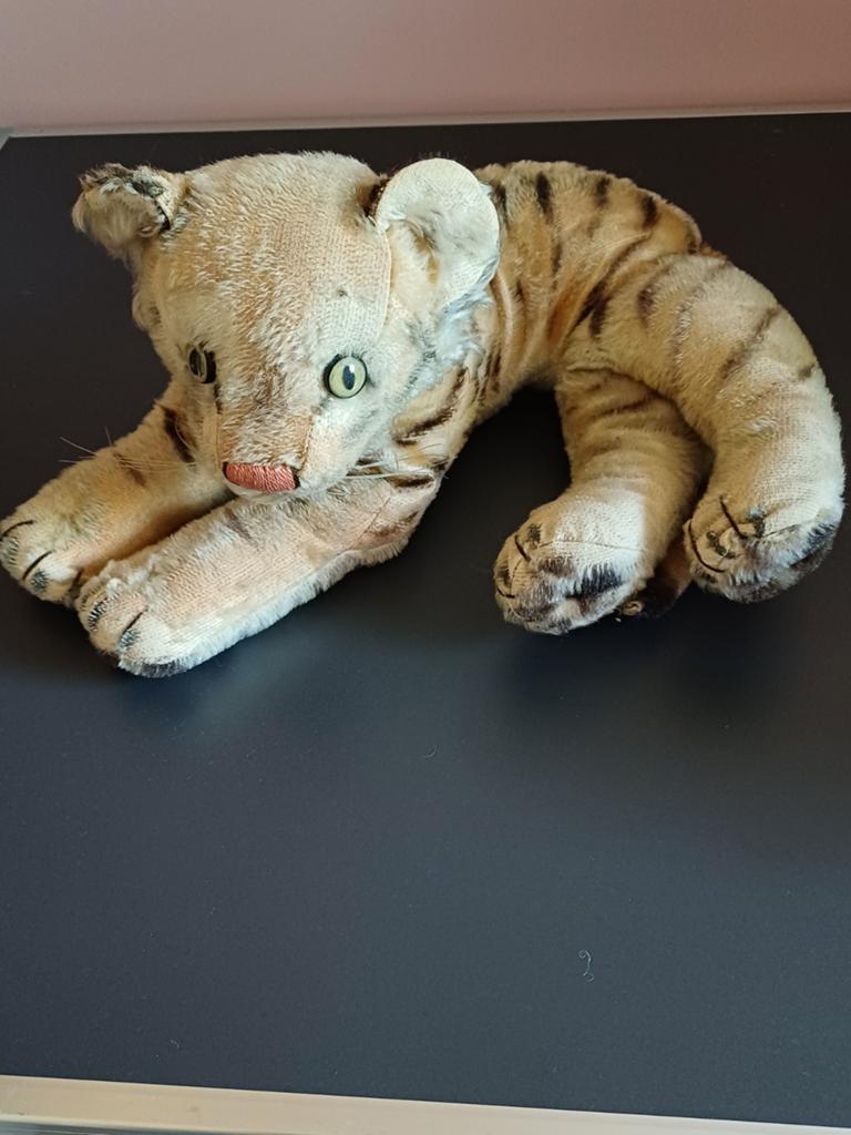 Antieke tijger van Steiff
Geen knopje of vaantje meer, Ophalen