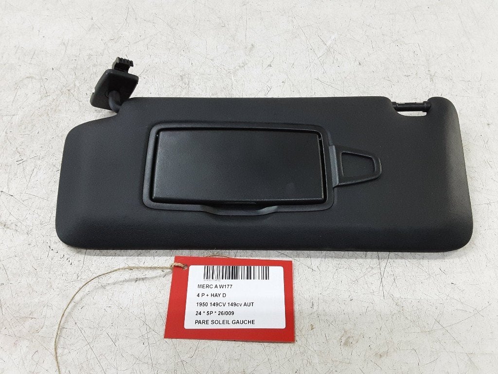 ZONNEKLEP LINKS Mercedes-Benz A (177.0) (01-2018/12-2026), Gebruikt, Mercedes-Benz, Mevr. I. Hauben, Rue de l'Espoir 34 34
4030  GRIVEGNÉE, BE
