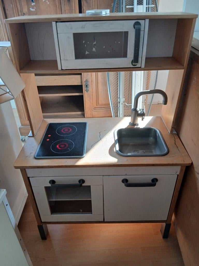 Kinderkeuken. Goede staat, veel mee gespeeld, Ophalen