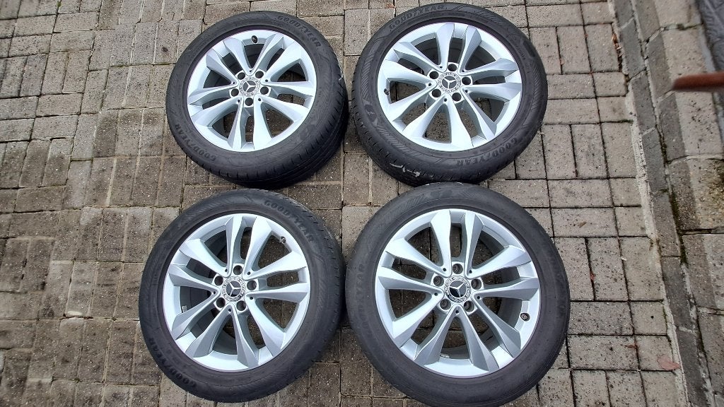 Mercedes C-Klasse 17" velgen+TPMS sensoren, GoodYear banden, Auto-onderdelen, Banden en Velgen, Ophalen, Nieuw, 17 inch, Band(en)