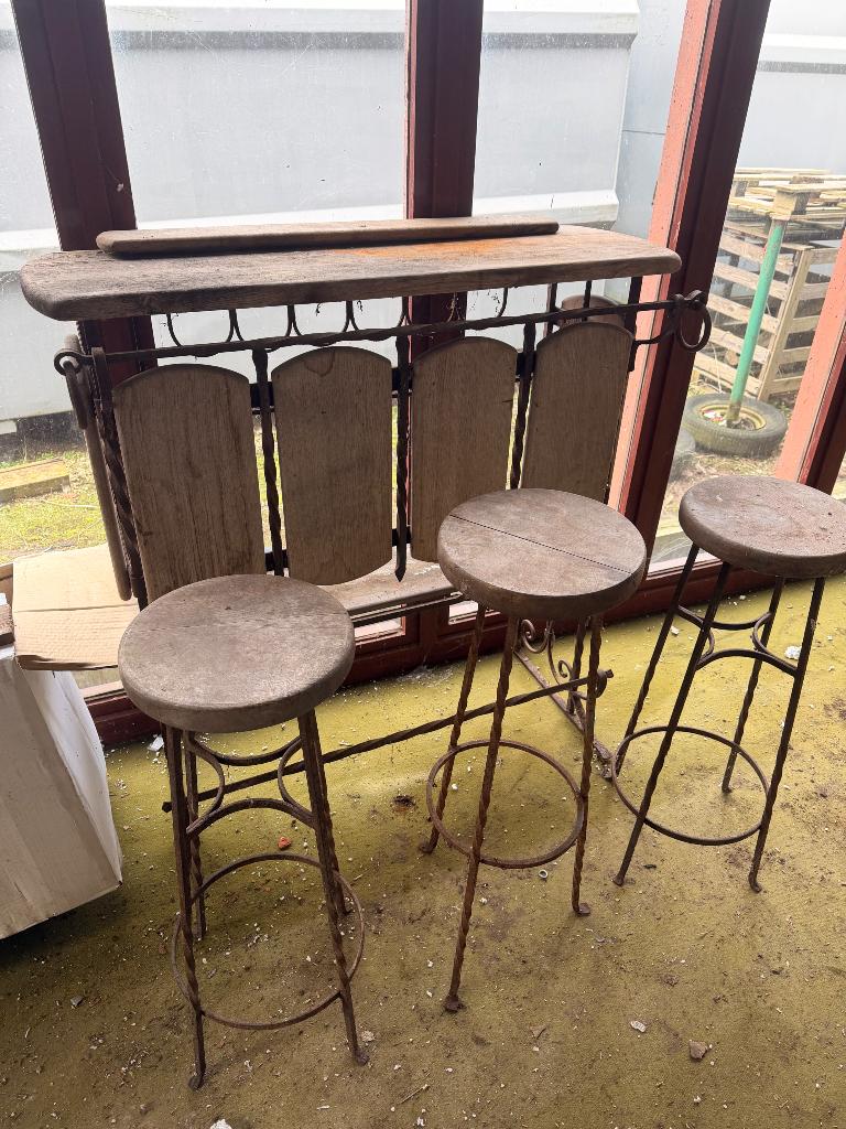 Vintage rustieke bar, toog, Huis en Inrichting, Ophalen, Gebruikt, Inclusief barstoelen