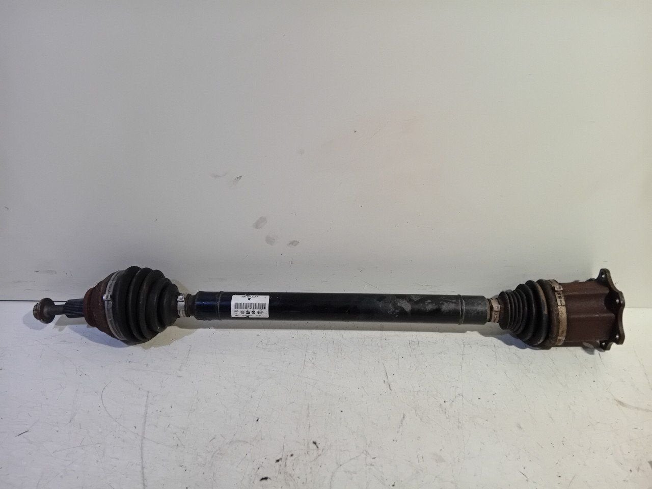 Aandrijfas rechts voor Skoda Superb, Auto-onderdelen, Onderdelen@venauto.nl, Van der Ven Autorecycling B.V., Gebruikt, Ettenseweg 76, 4706 PB Roosendaal, The Netherlands