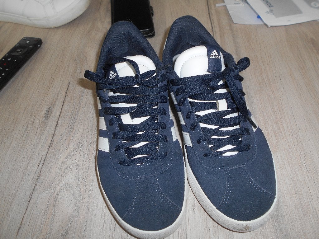 donker blauwe sneakers adidas maat 40, Ophalen of Verzenden, Sneakers, Gedragen, Blauw