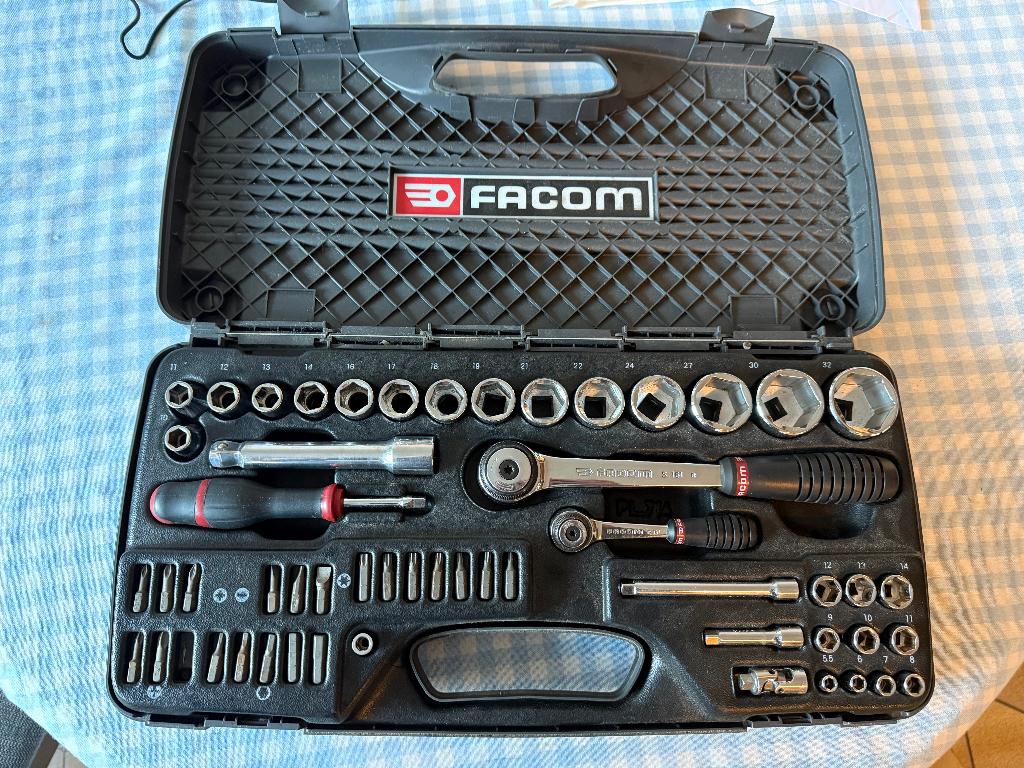 Malette FACOM douilles 1/4" + 1/2" cliquets, Enlèvement ou Envoi, Comme neuf
