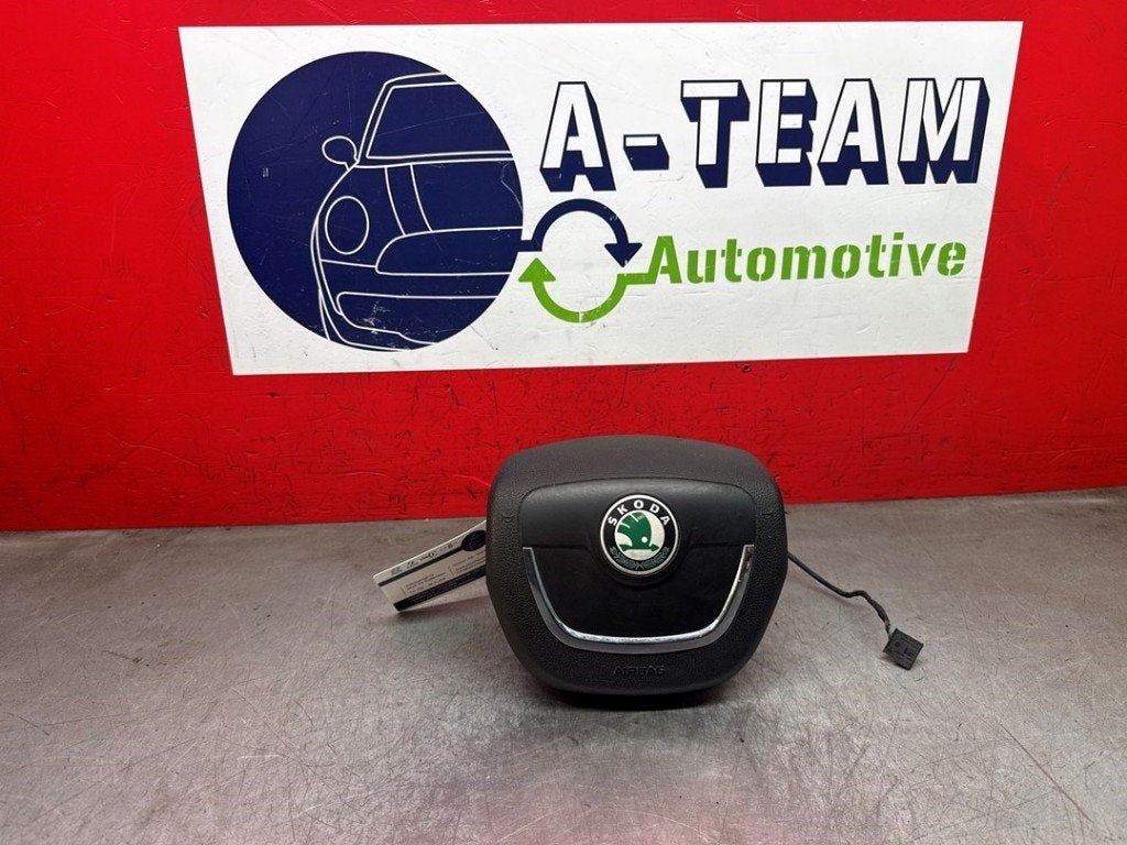 AIRBAG VOLANT Skoda Fabia II (5J) (|1Z0880201AK|), Utilisé, Info@skoda-auto.de, Skoda, Max-Planck-Straße  3-5
64331  Weiterstadt, DE