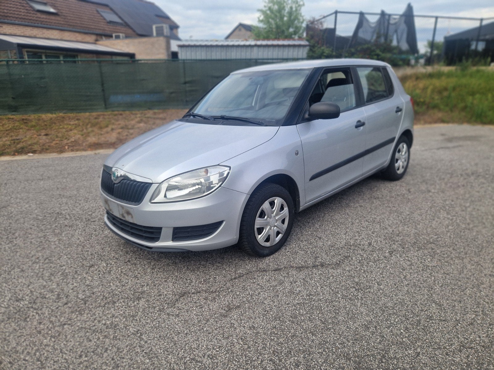 Fuite d'essence de la Skoda Fabia 1.2i OK Euro5, Autos, Achat, Boîte manuelle, Noir, 5 portes