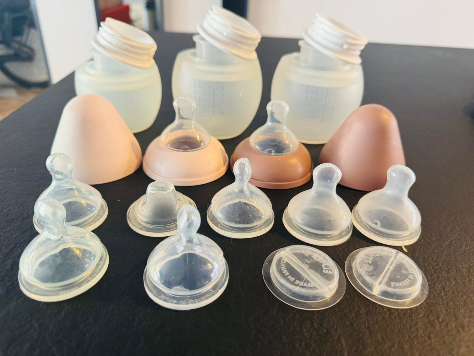 Biberons Élhée anti-coliques 240 ml x2 + 150 ml x1, Enlèvement, Comme neuf