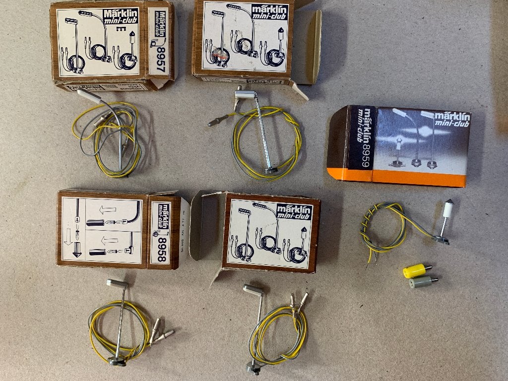 Märklin Ech. Z Mini-Club : 5 lampadaires neufs en boites., Enlèvement ou Envoi, Märklin