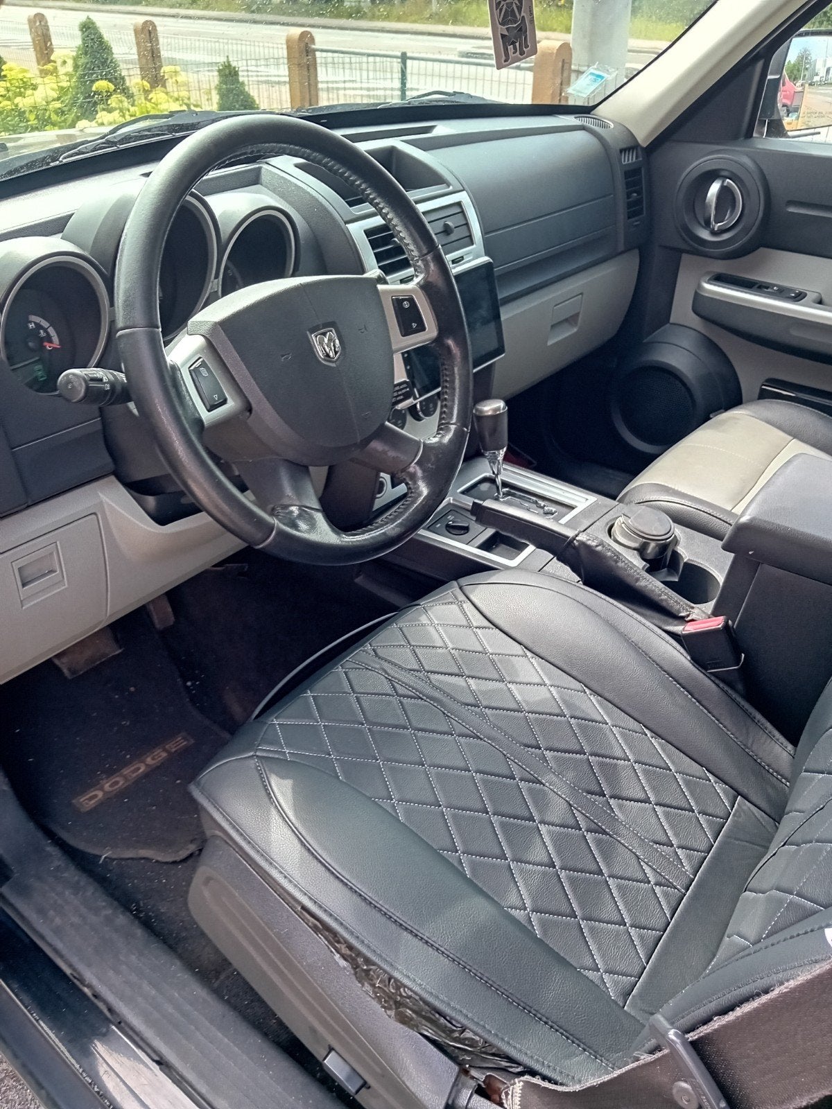 Cargo léger Dodge Nitro, Autos, Achat, Attache-remorque, Diesel, Automatique