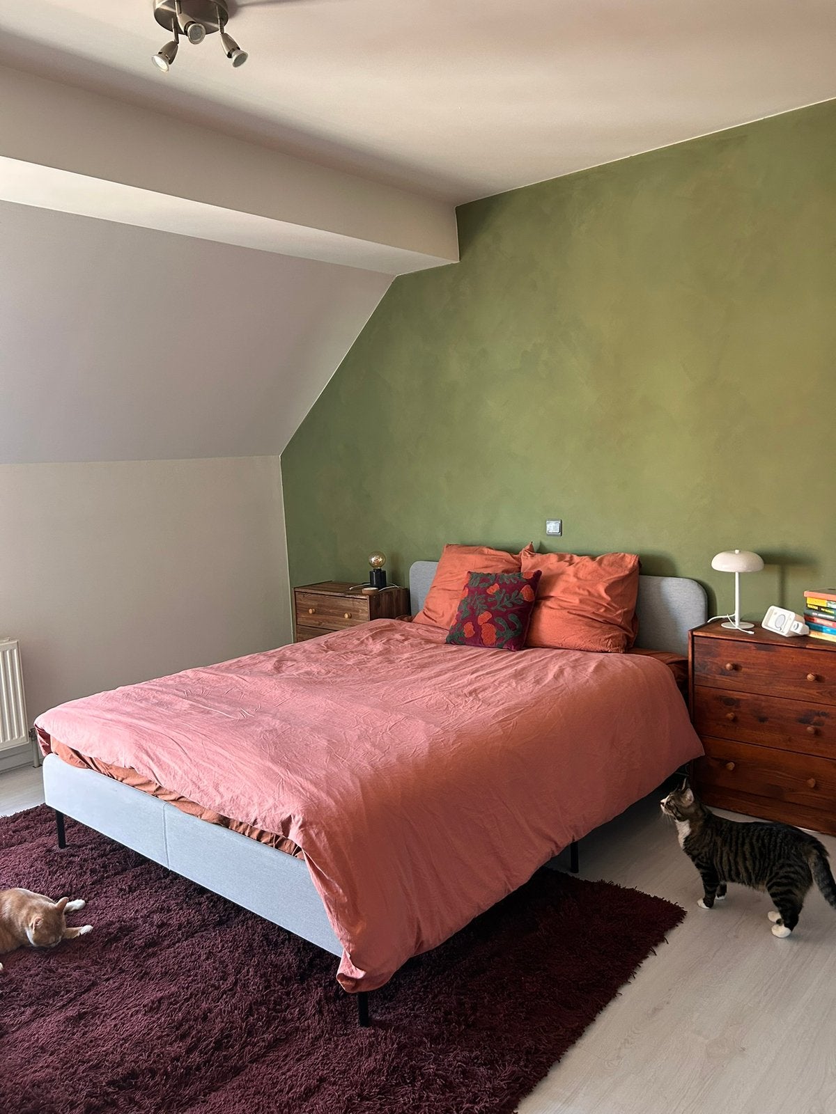 Ikea SLATTUM bed lichtgrijze 160x200 + Hovag matras, Gris, Tissu, Enlèvement, Utilisé