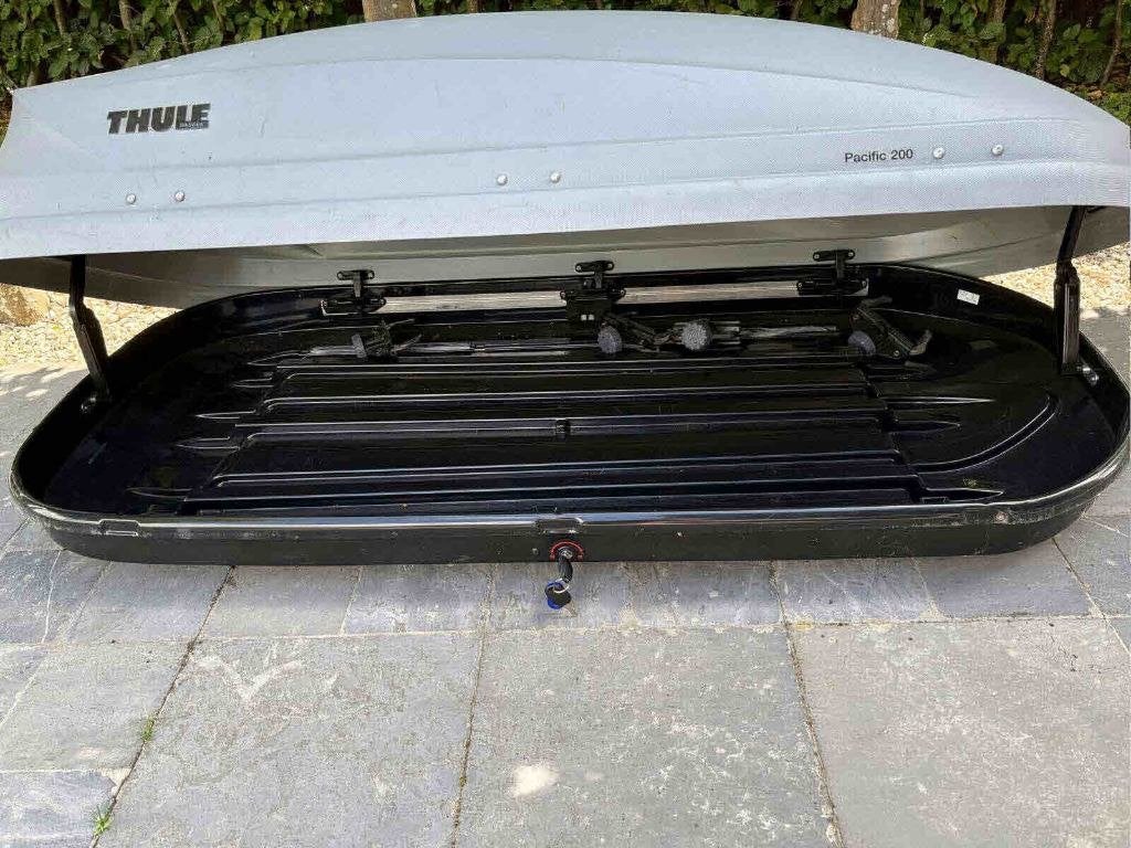 Thule dakkoffer, 2x2 dakdragers/voetenset/kitset + Thule zak, Ophalen, Zo goed als nieuw