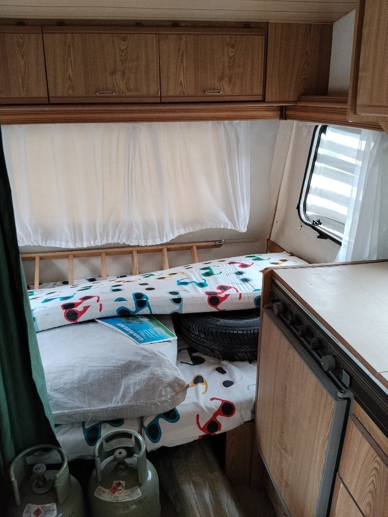 Caravane, Jusqu'à 4, Coin salon convertible, Particulier, 500 - 750 kg