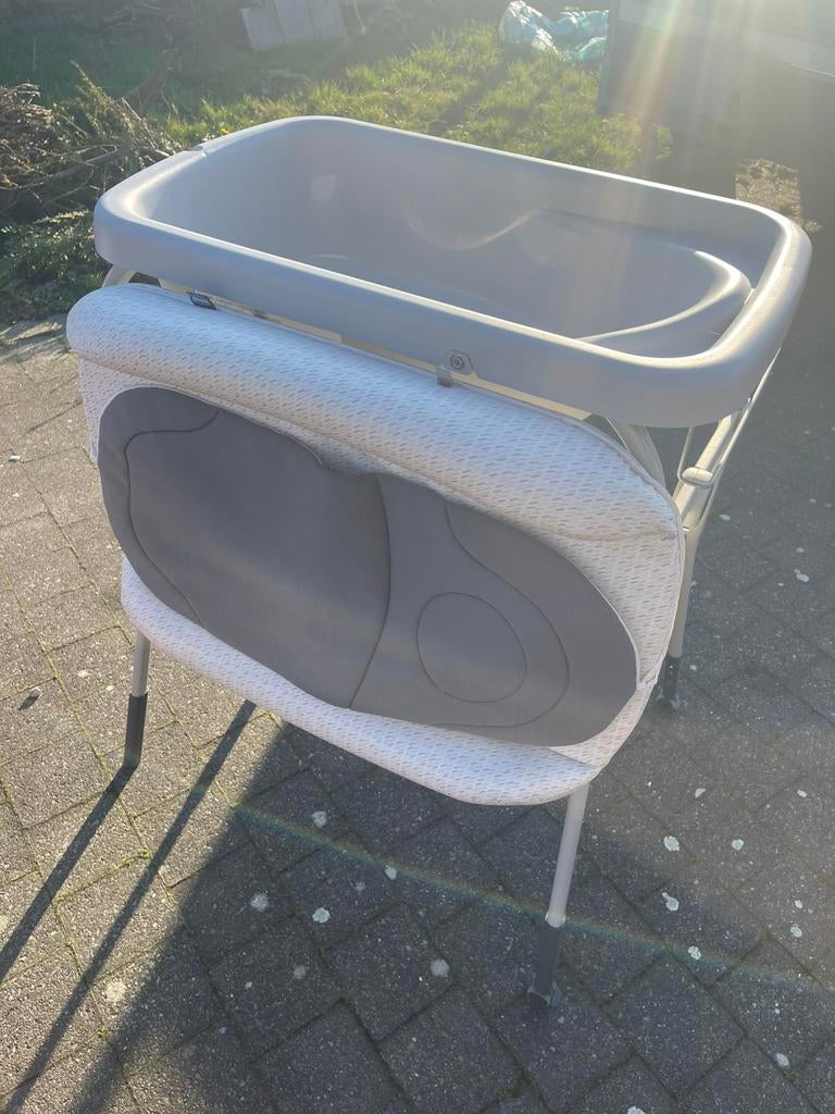 Verzorgingstafel - Babybadje met standaard - Luiertafel, Ophalen, 100 tot 150 cm, 50 tot 100 cm, Zo goed als nieuw