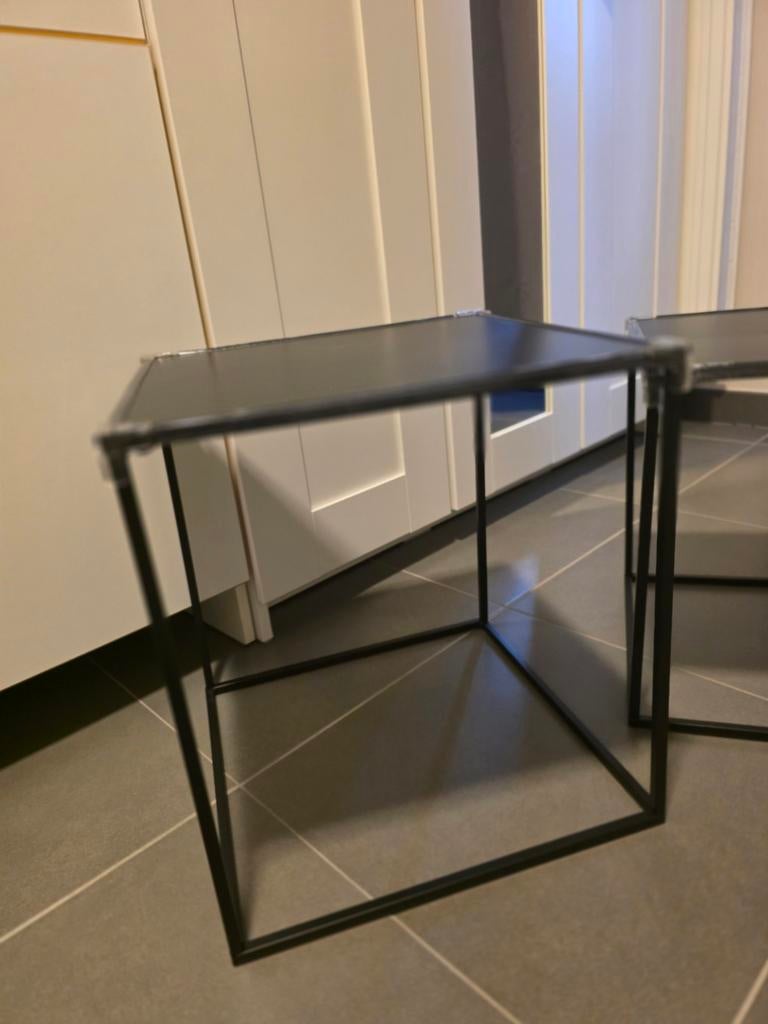 2 kleine tafels, Ophalen, Zo goed als nieuw
