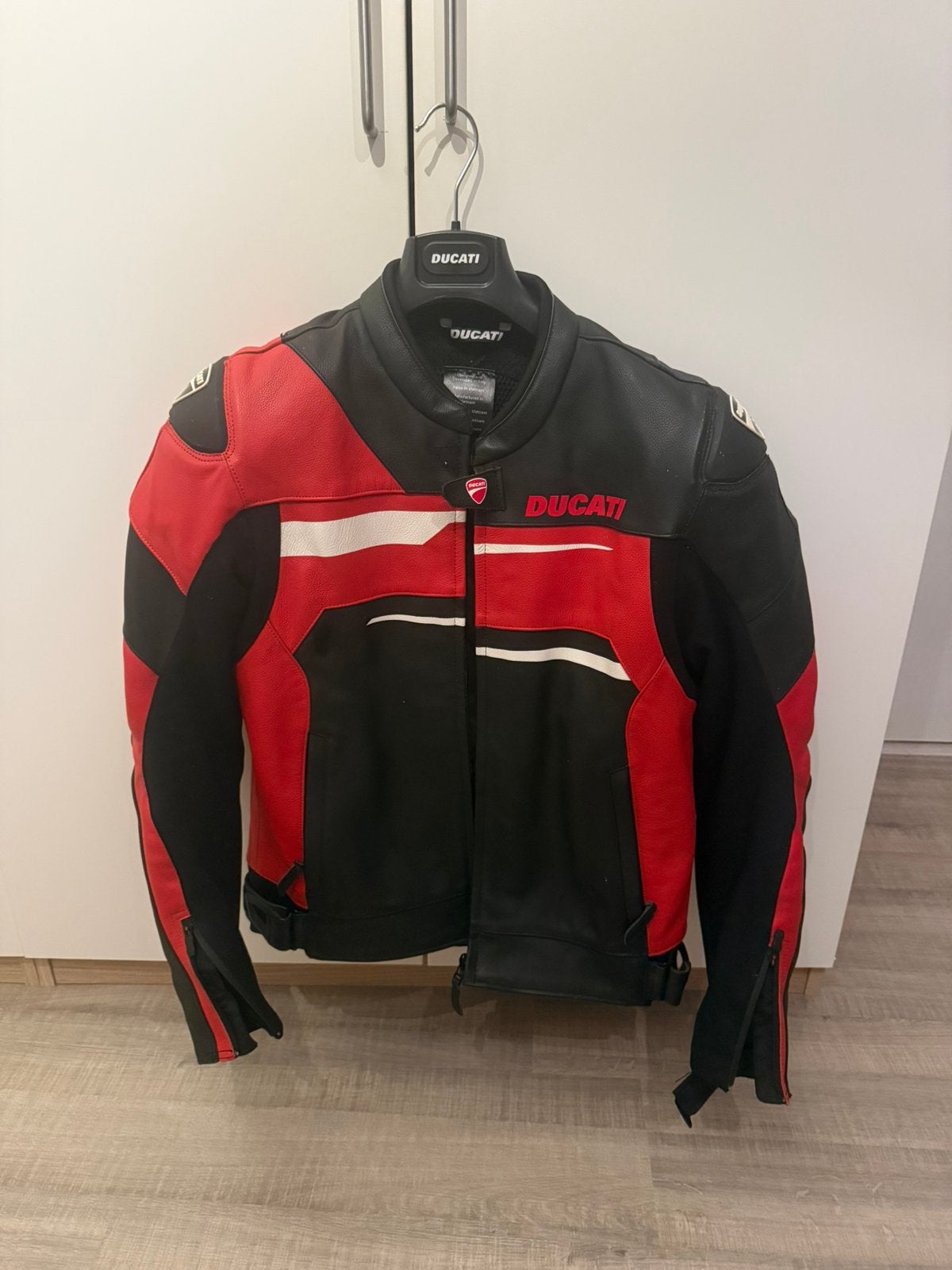 Veste Ducati cuir, Motos, Enlèvement