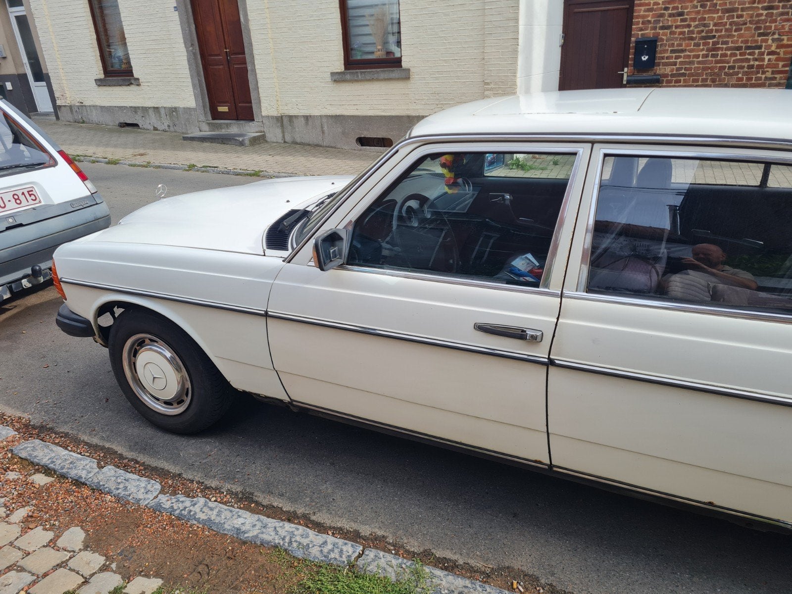 Mercedes w123 200D année 1980 oldtimer plus pièces en double, Achat, Boîte manuelle, Diesel, Particulier