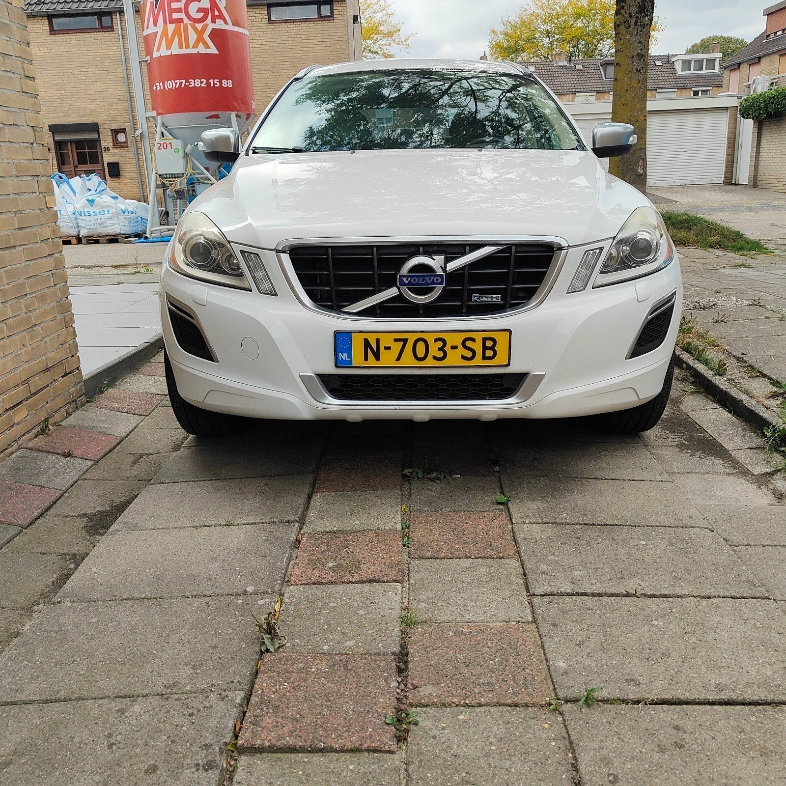 Volvo XC60 D3 2012 Wit, Autos, Achat, Carnet d'entretien, Particulier, Blanc
