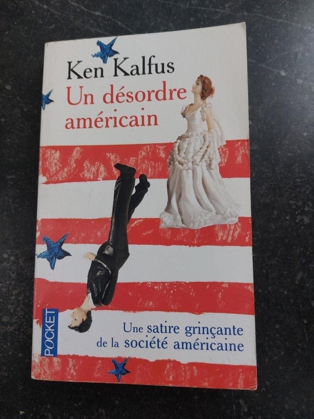 Un désordre américain de Ken Kalfus, Enlèvement