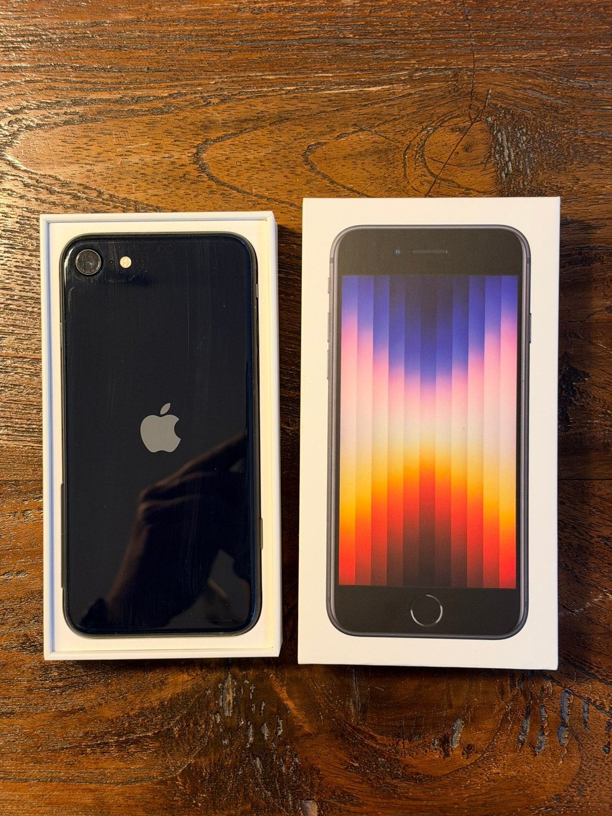 iPhone SE (3de generatie) 64 GB, Midnight, met doos, Telecommunicatie, Ophalen of Verzenden, Zo goed als nieuw, 64 GB