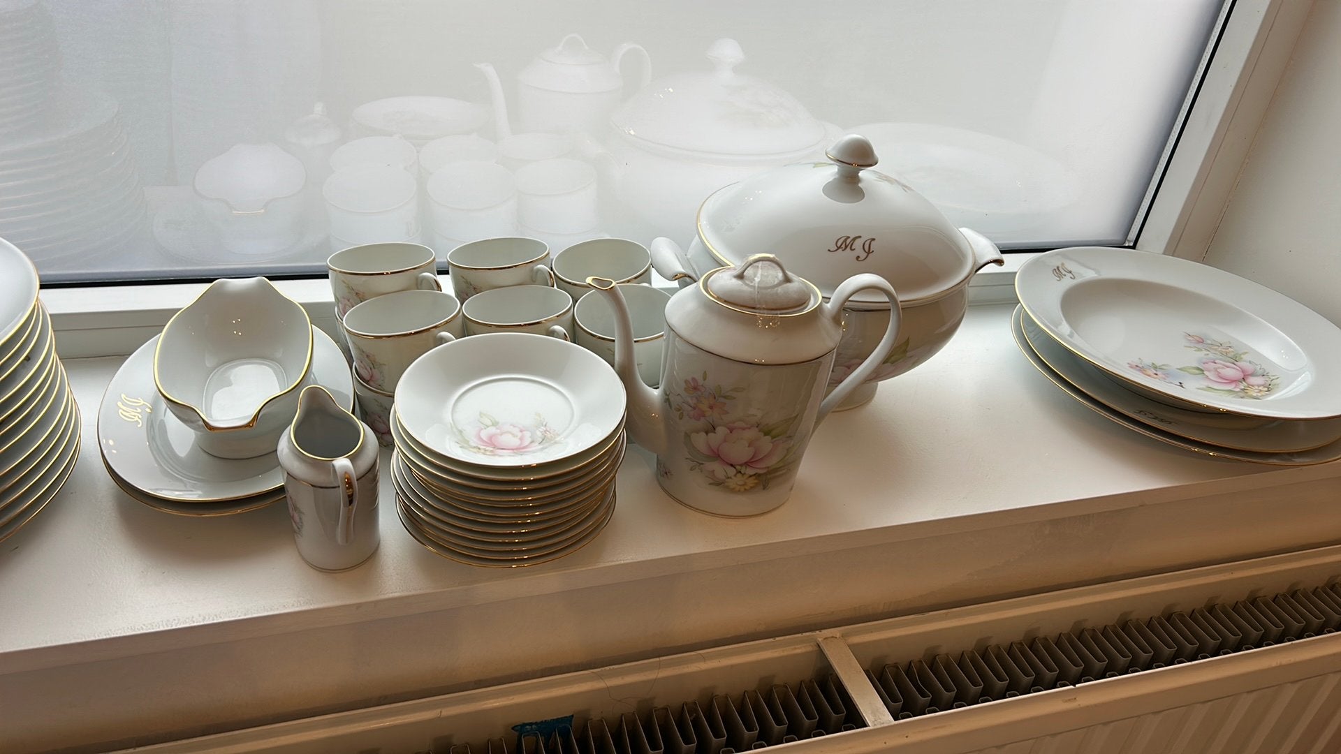 Limoges rozen porcelaine set 12 personnes, Antiek en Kunst, Ophalen