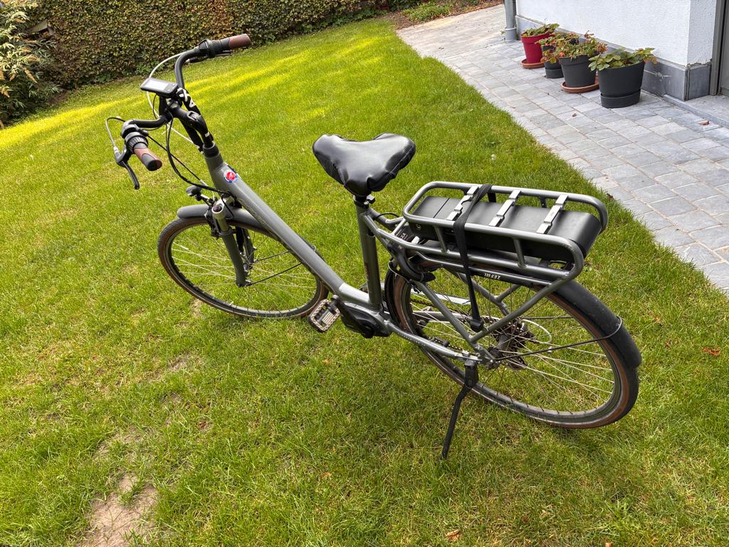 Elektrische fiets, Fietsen en Brommers, Minder dan 30 km per accu, Zo goed als nieuw, 55 tot 59 cm, Ophalen