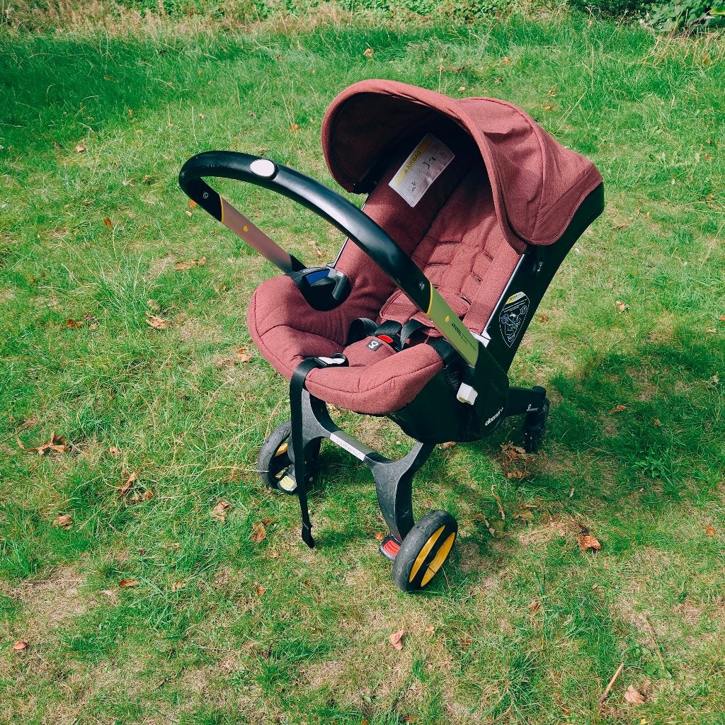 Doona + isofix + Accessoires, Enfants & Bébés, Autres marques, Poussette combi, Avec siège auto, Enlèvement