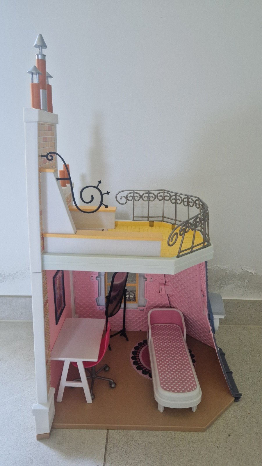 Barbiekasteel, Enlèvement, Utilisé, Maison de poupées