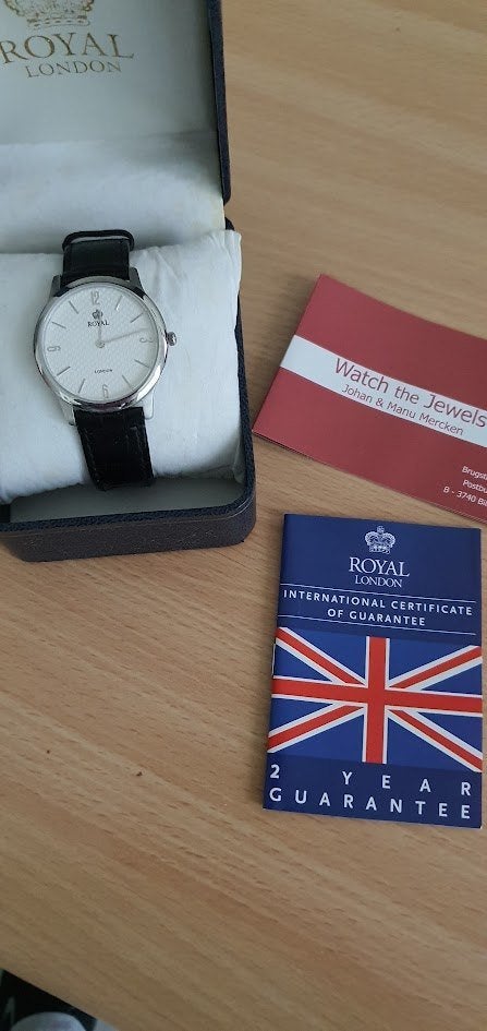 Horloge, Bijoux, Sacs & Beauté, Montre-bracelet, Autres marques, Enlèvement ou Envoi, Cuir