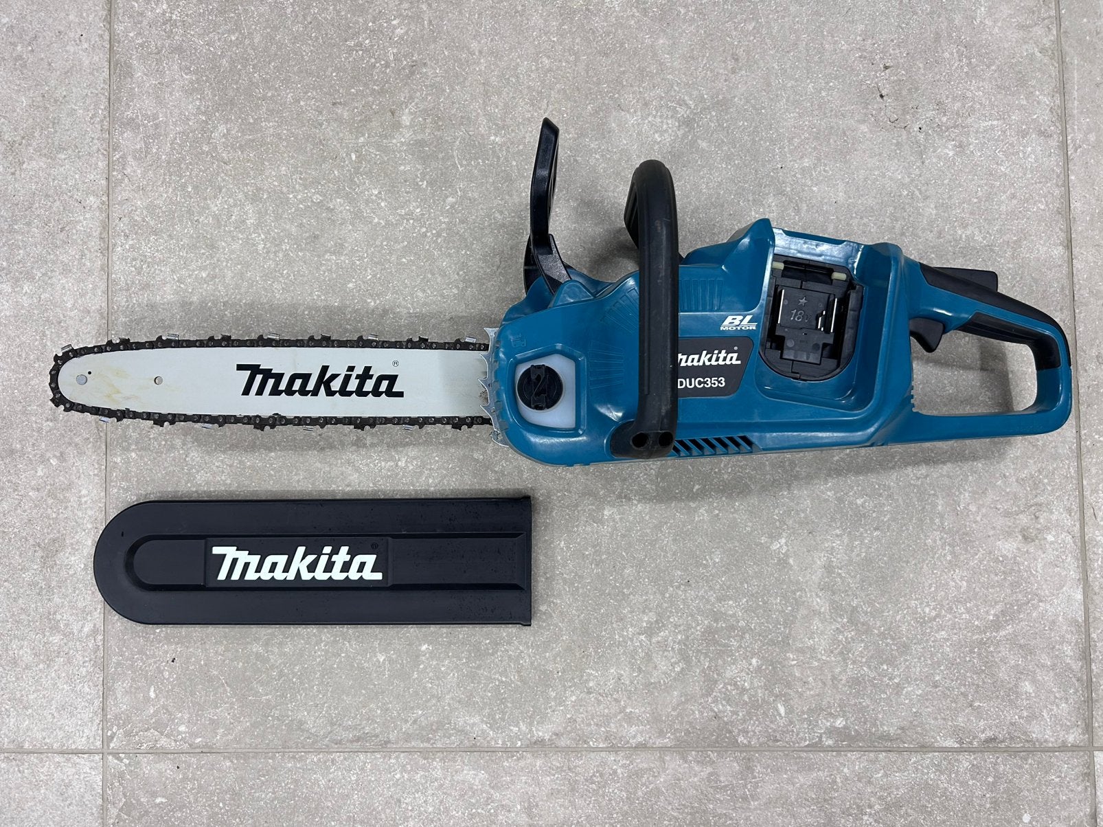 Boîtier de tronçonneuse à batterie Makita 35 cm, Enlèvement, Comme neuf