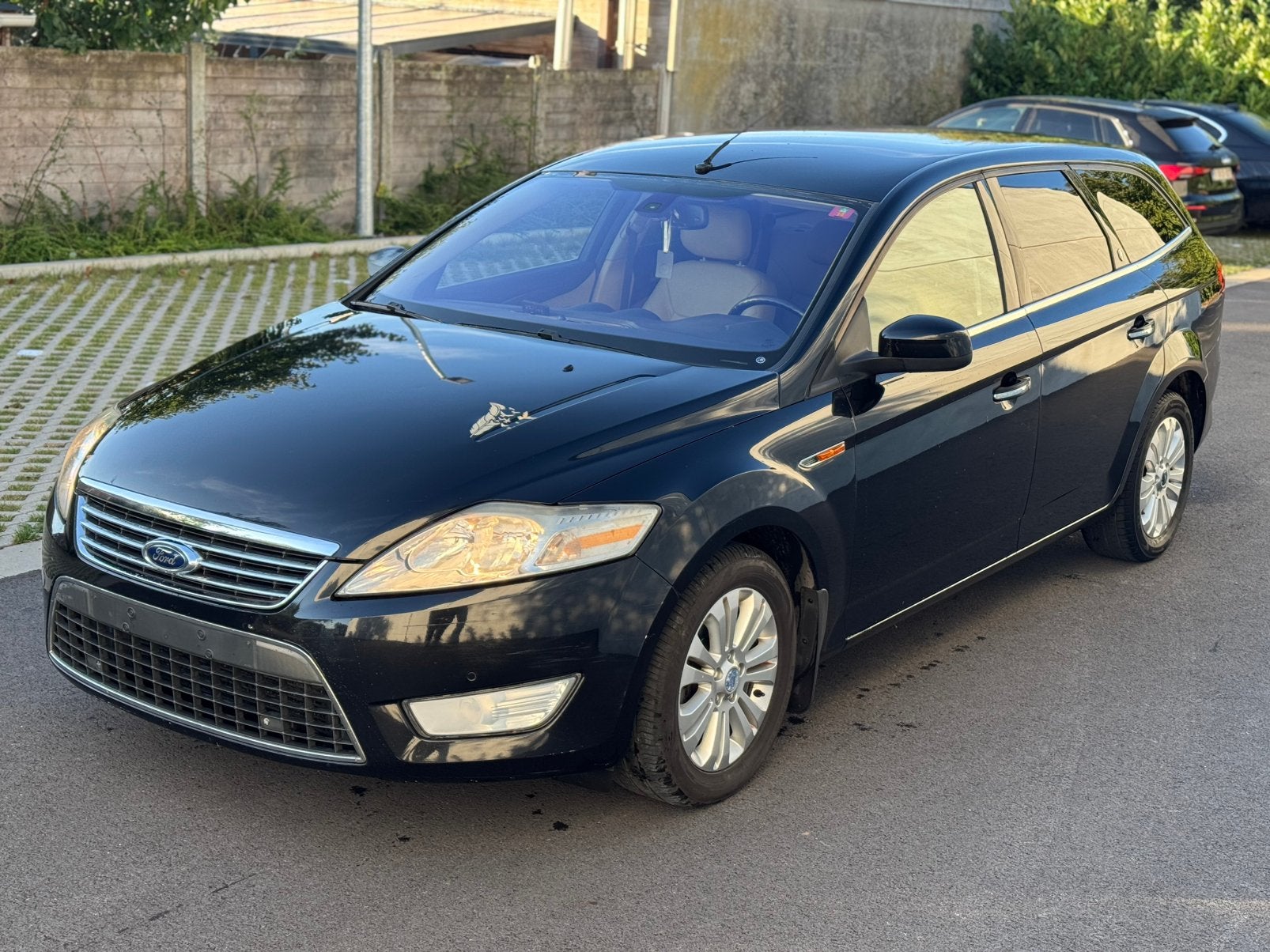 FORD MONDEO 1.8 DIESEL / GHIA UITVOERING! / GOEDE STAAT!, Auto's, Voorwielaandrijving, Dealer onderhouden, Beige, Mondeo