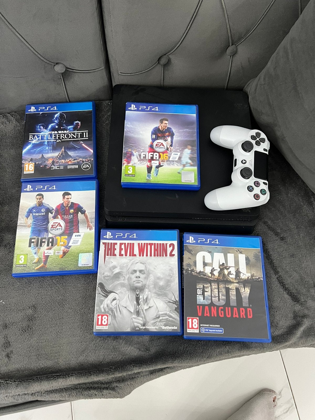 Ps4 met controller en games, Games en Spelcomputers, Ophalen, Zo goed als nieuw