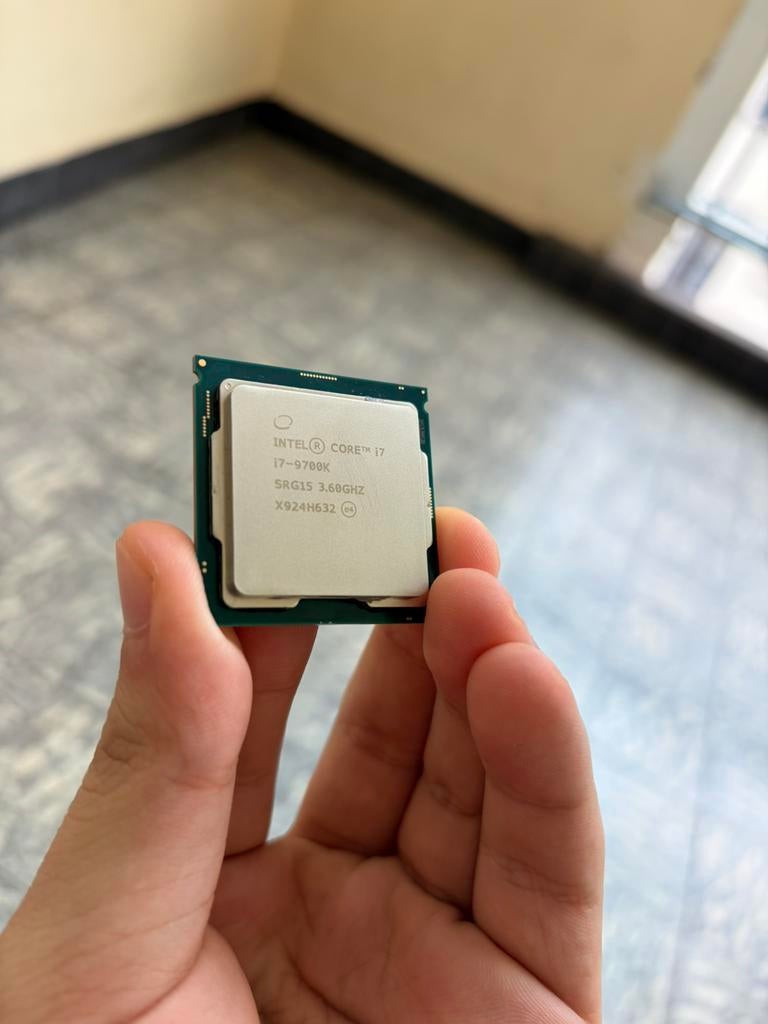 Intel Core i7-9700K, Enlèvement, Comme neuf