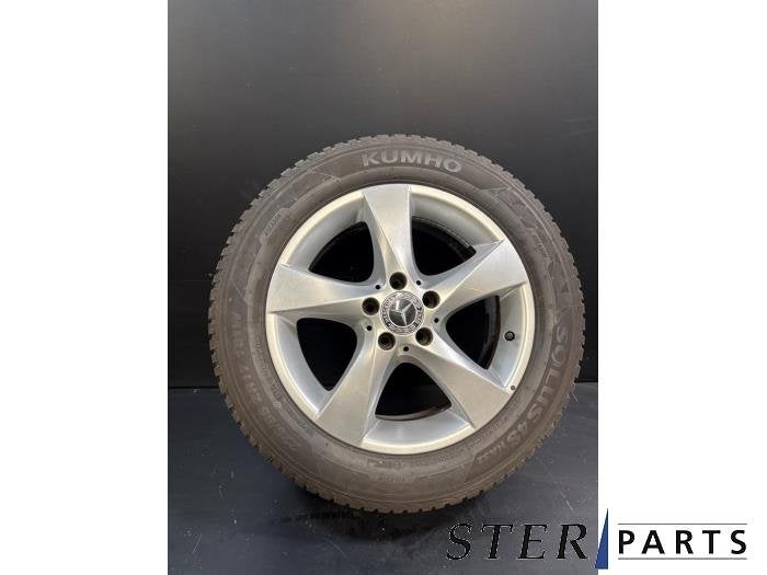 Jante + pneumatique d'un Mercedes Vito, Autos : Pièces & Accessoires, Véhicule de tourisme, -, 3 mois de garantie, Utilisé