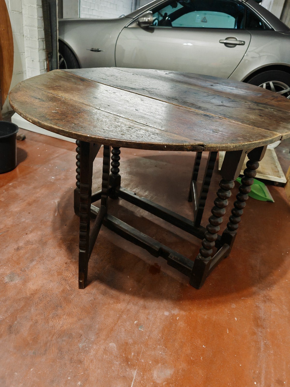 Table ancienne à abattants, Enlèvement