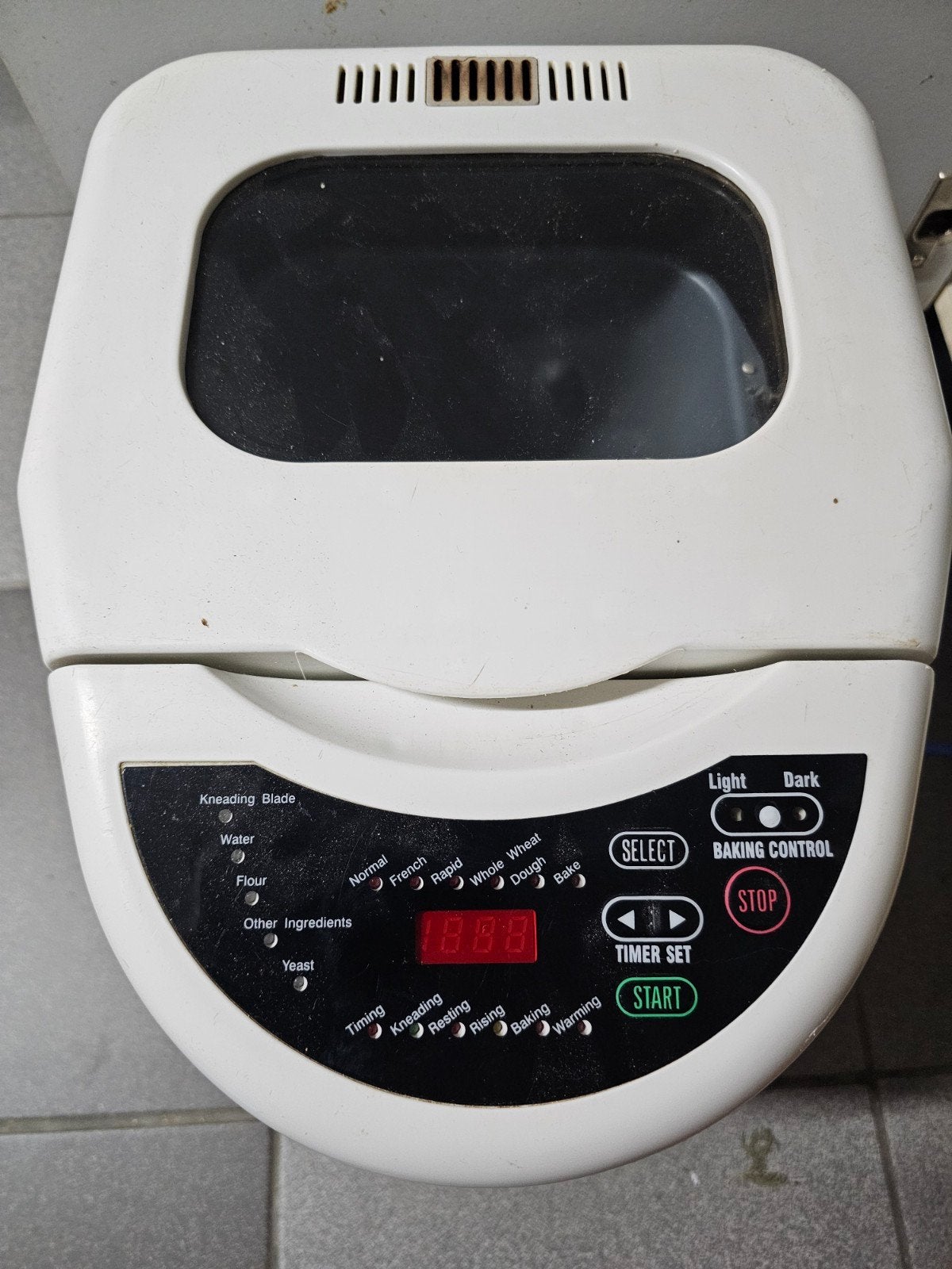 Domo broodmachine, Elektronische apparatuur, Broodbakmachines, Gebruikt, 800 tot 1200 gram deeg, Kijkvenster, Ophalen